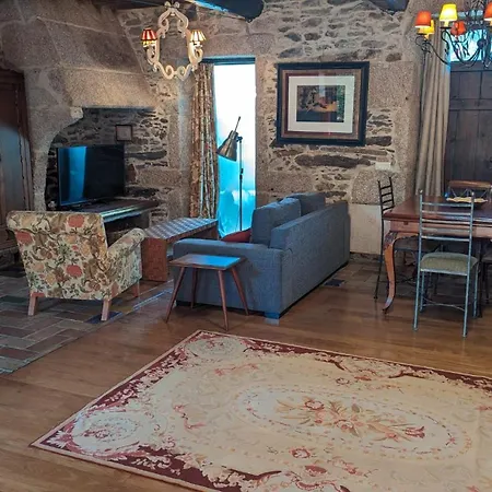 Casita De Piedra De 1900 Restaurada Vigo