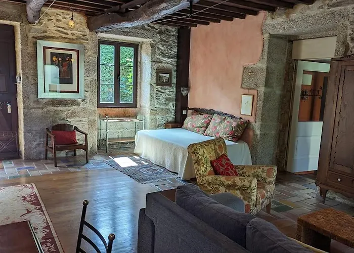 Casita De Piedra De 1900 Restaurada Holiday home Vigo