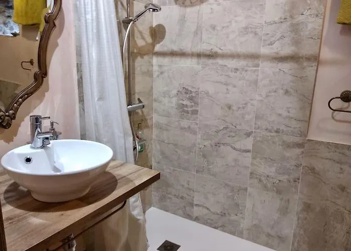 Casita De Piedra De 1900 Restaurada Vigo